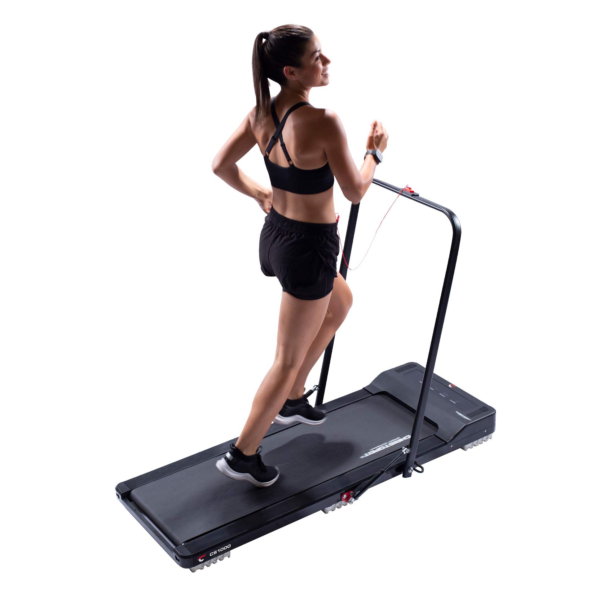 Gehende Frau auf schwarzem Laufband. Schwarze Kleidung. Haltegriff. CHRISTOPEIT SPORT CS 1000.