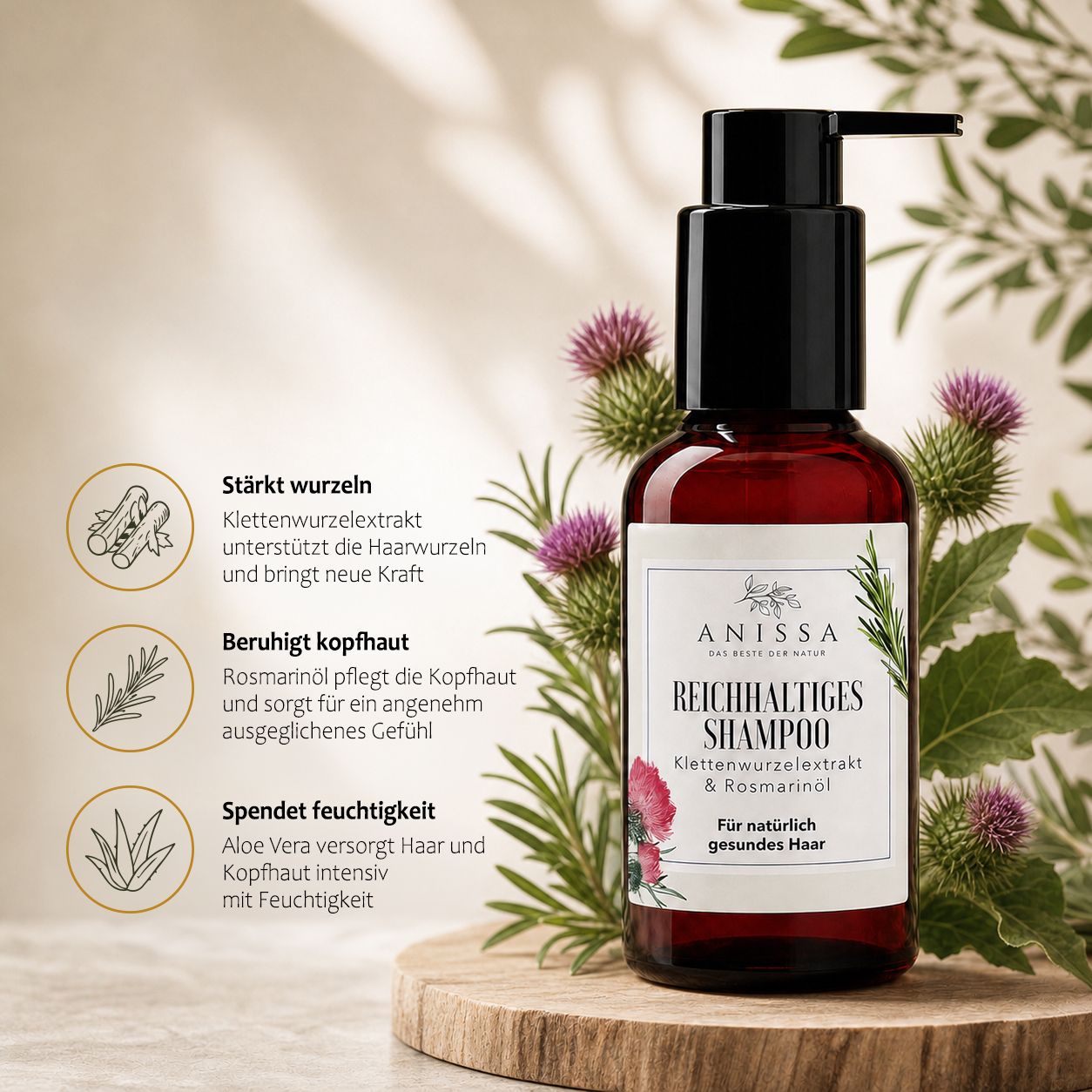 ANISSA Reichhaltiges Shampoo auf Holzpodest neben Pflanzen und Icons für Wirkung.