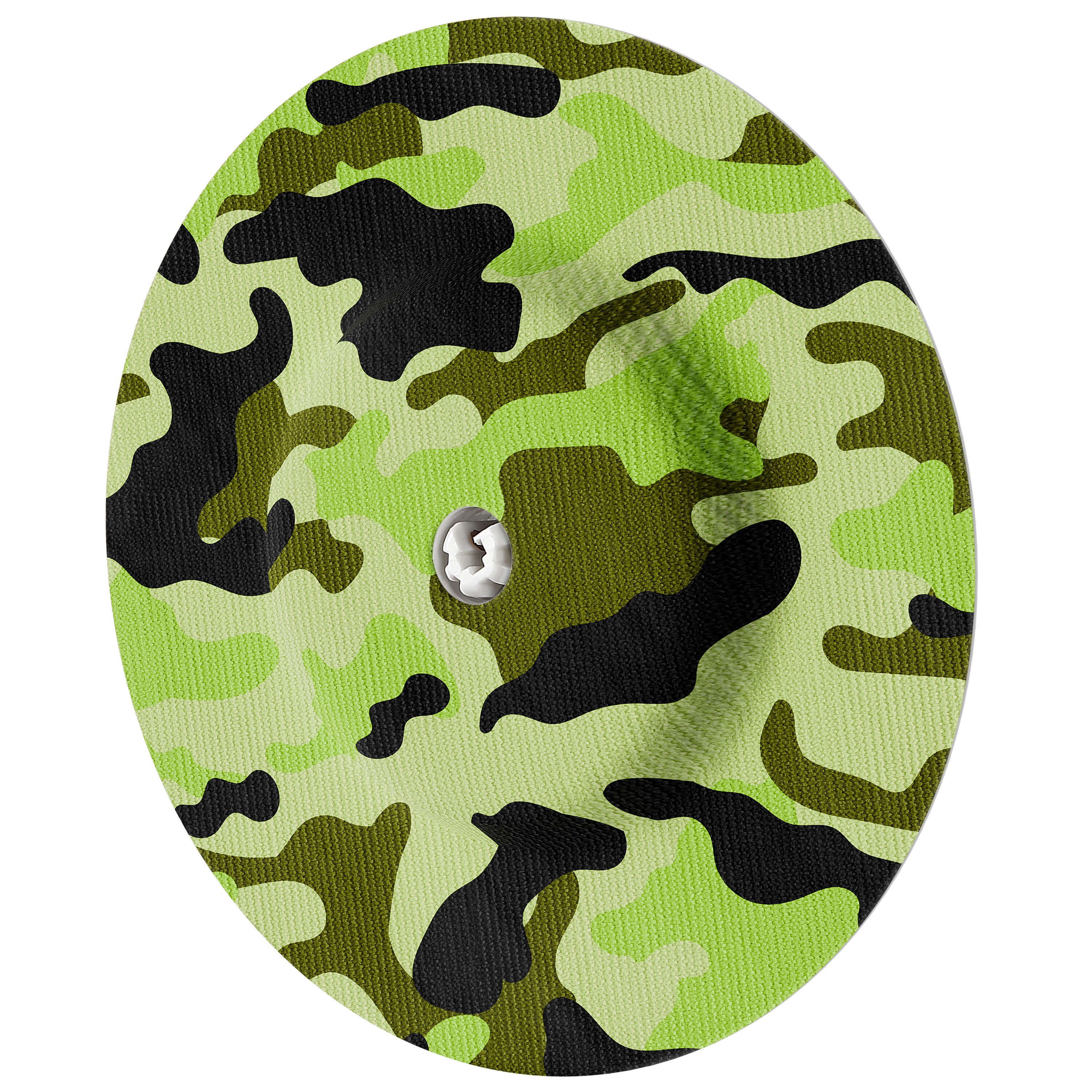 Runder Patch mit Tarnmuster in Grün, Schwarz und Braun. Zentraler, weißer Einsatz. Gewebte Textur.