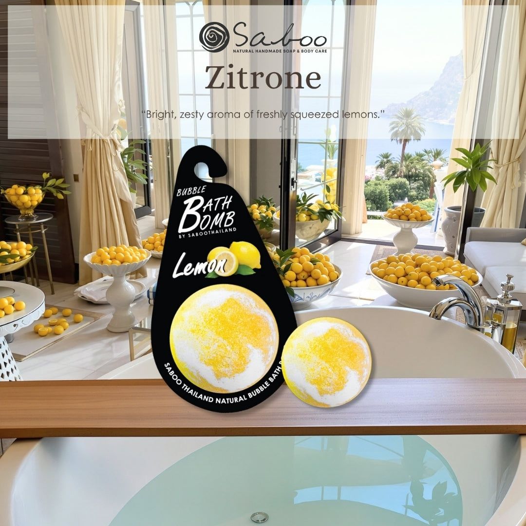 Badewanne mit Bad Bombe Zitrone. Umgebung: Zimmer mit Fenster und Möbeln. Produkt: SABOO.