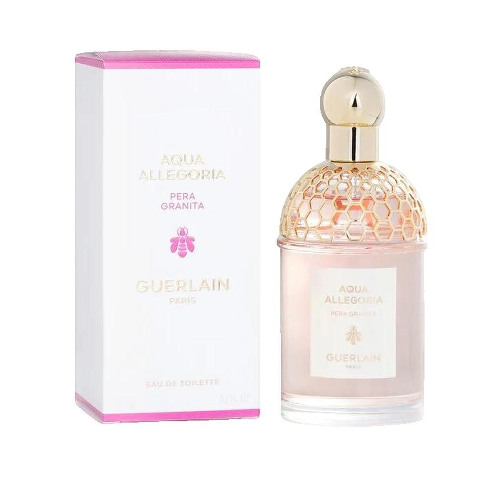 Parfümflakon und Verpackung. Flakon mit goldfarbenem Deckel und rosa Flüssigkeit. Verpackung mit Produktnamen.