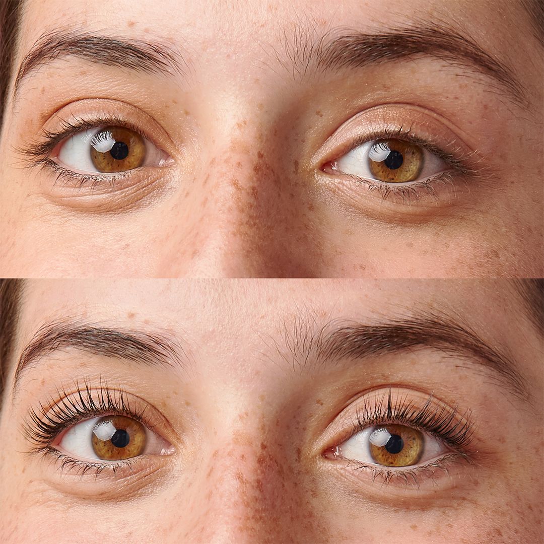 Zwei Nahaufnahmen von Augen. Oben: ungeliftete Wimpern. Unten: geliftete Wimpern. Deutlicher Unterschied in der Krümmung und Länge.