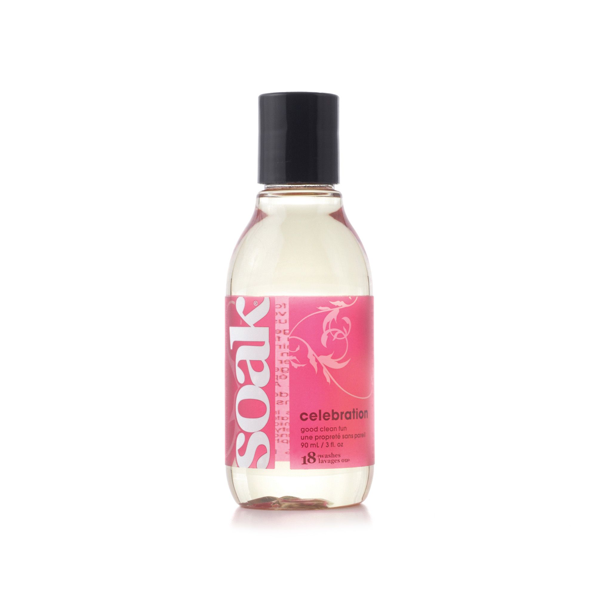 Klare Flüssigkeit in einer Flasche mit schwarzem Deckel. Auf dem Etikett steht "soak" und "celebration".