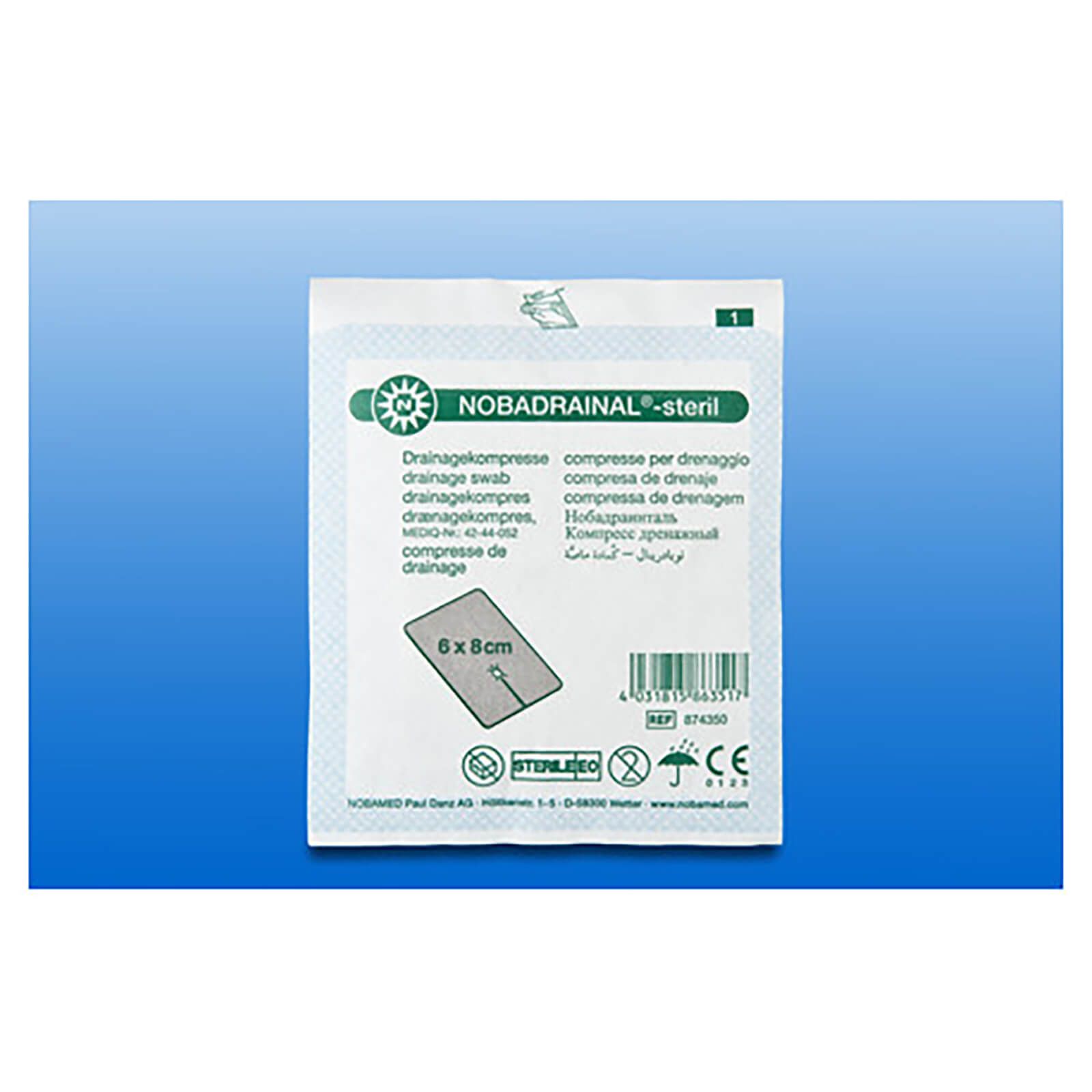 NOBADRAINAL-steril Drainagekompresse. Einzelverpackung. Größe 6x8cm. Aufdrucke: Drainage swab, compresse per drenaggio, CE-Kennzeichnung.