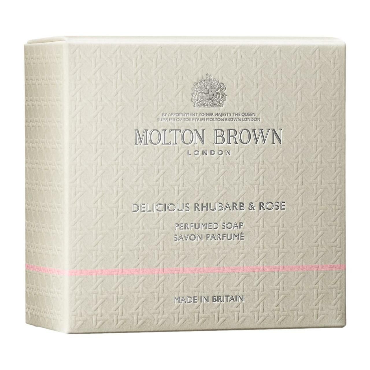 Verpackung von Molton Brown Seife. Aufschrift: Delicious Rhubarb & Rose, Parfümierte Seife.