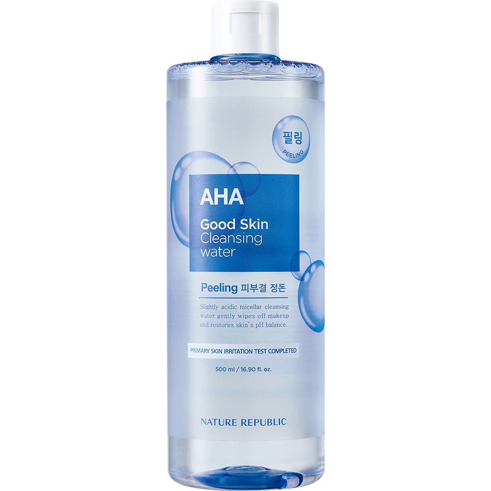 Klare Flasche mit blauem Etikett. Text: AHA Good Skin Cleansing Water. Marke: NATURE REPUBLIC. Koreanischer Text. Blauer Deckel.