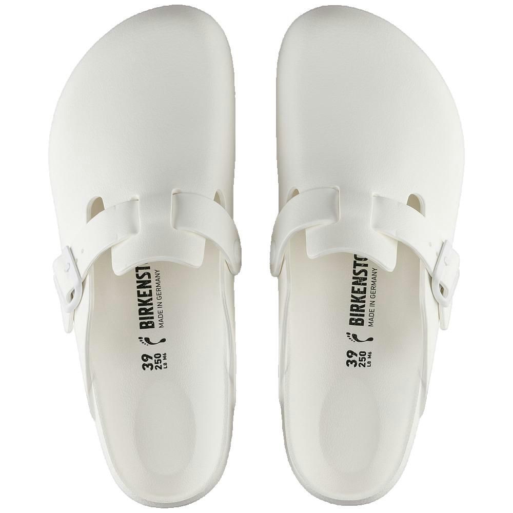Due zoccoli bianchi. Vista dall'alto. Birkenstock Boston. Taglia 39. Made in Germany. Plantare sagomato.