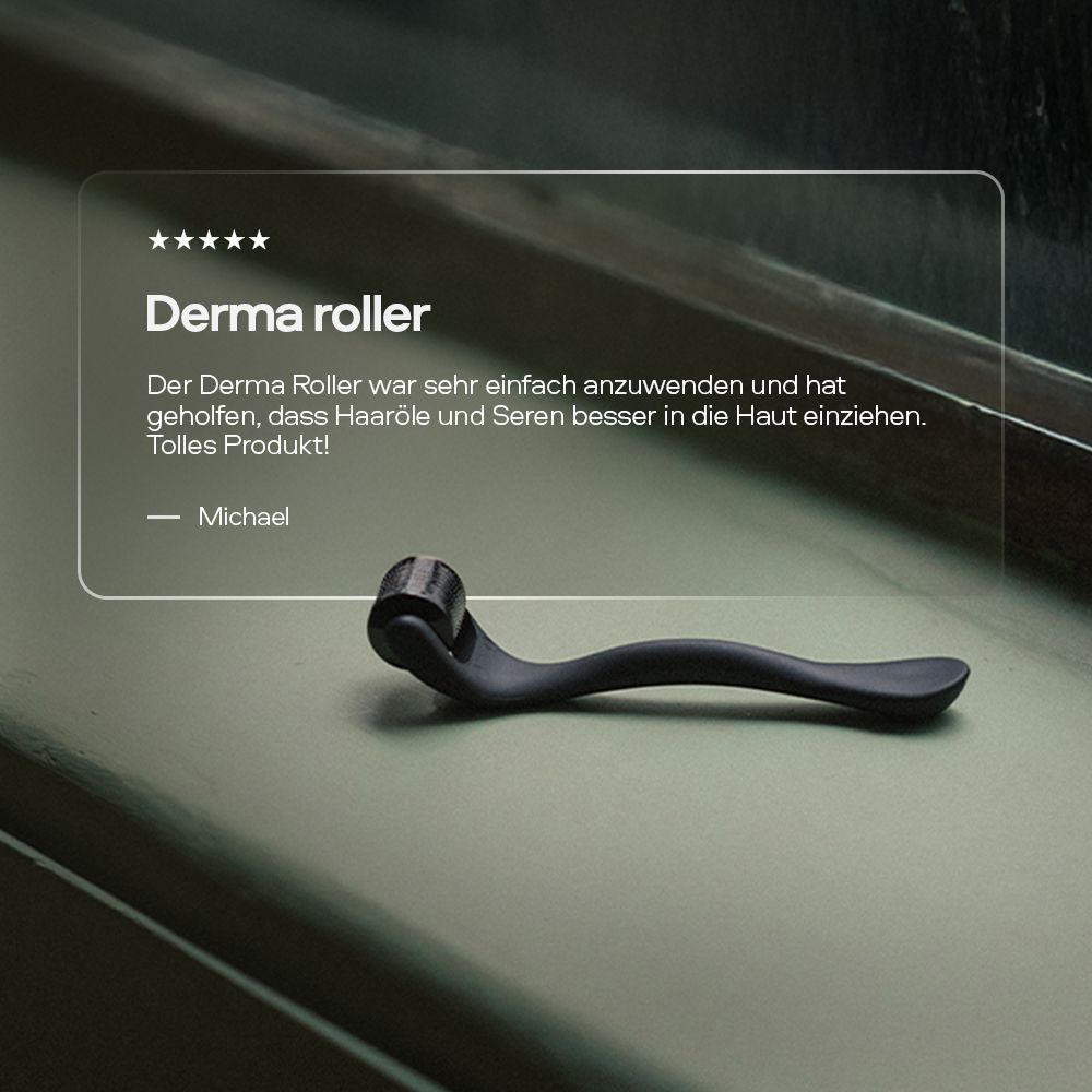 Derma Roller auf grüner Oberfläche. Text: Derma Roller. Zitat von Michael.