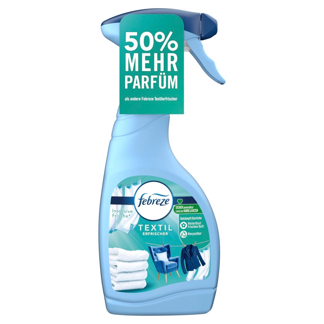 Hellblaue Sprühflasche mit Sprühkopf. Aufkleber mit "50% MEHR PARFUM". "Febreze Textilerfrischer"-Logo.