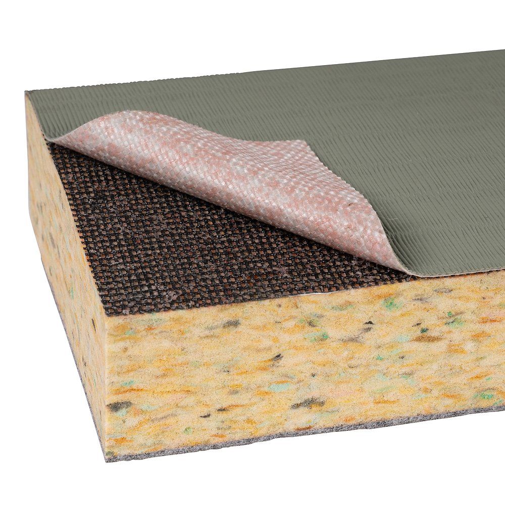 Judomatte Combat, Querschnitt. Mehrschichtiger Aufbau mit verschiedenen Materialien und Farben. Oberseite teilweise abgezogen.