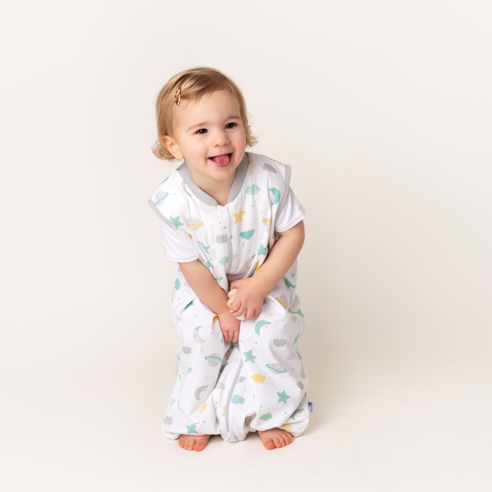 schlummersack Baby Schlafsack mit Füßen leicht gefüttert in 1.0 Tog 70 cm Moon & Stars