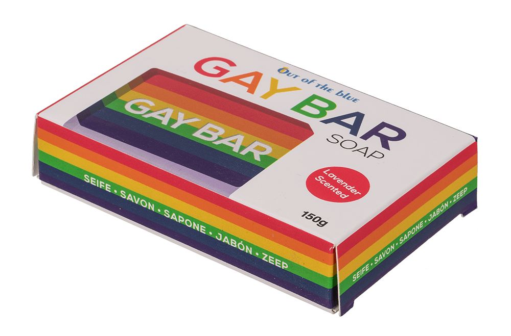 Seife in Verpackung. Regenbogenfarbenes Design mit Schriftzug GAY BAR. Verpackung mit Fenster.