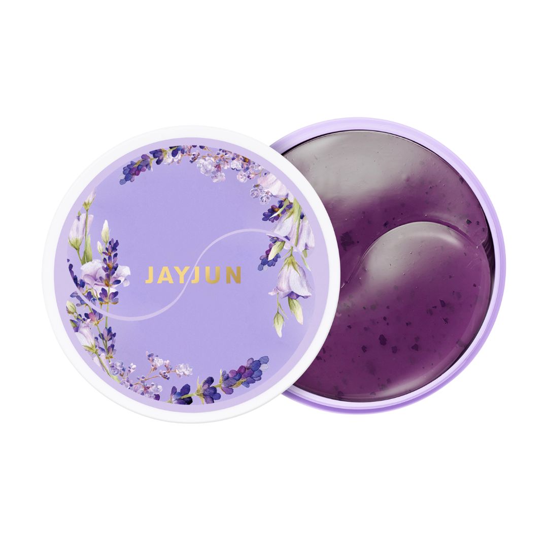 Runde Dose mit lila Deckel. Auf dem Deckel: Lavendel-Dekor und Schriftzug JAYJUN. Geöffnete Dose mit Augen-Gel-Pads.