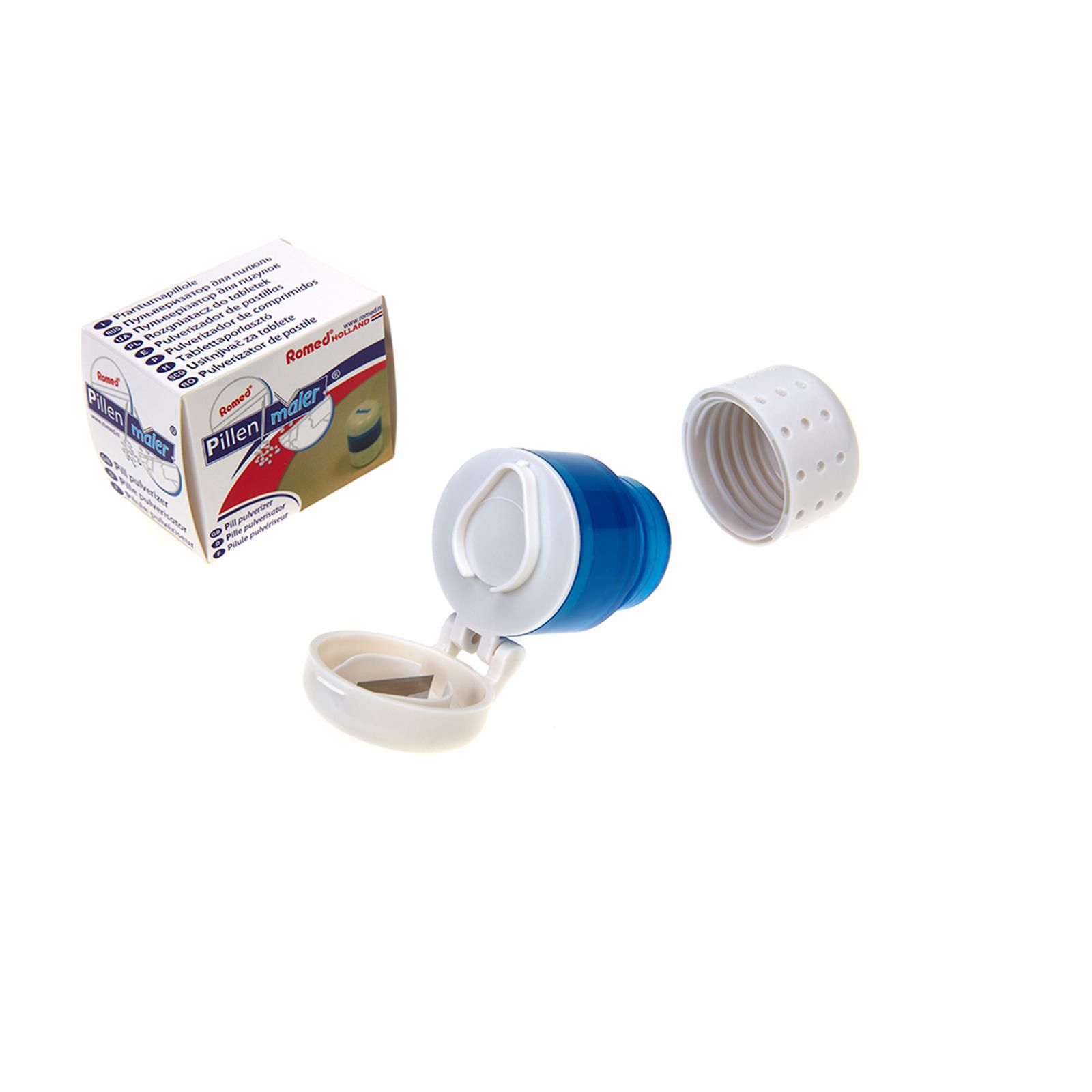 Pillenmörser-Set mit weißem Behälter, blauem Mittelteil und Verpackung. "Romed Pillenmaler" ist beschriftet.