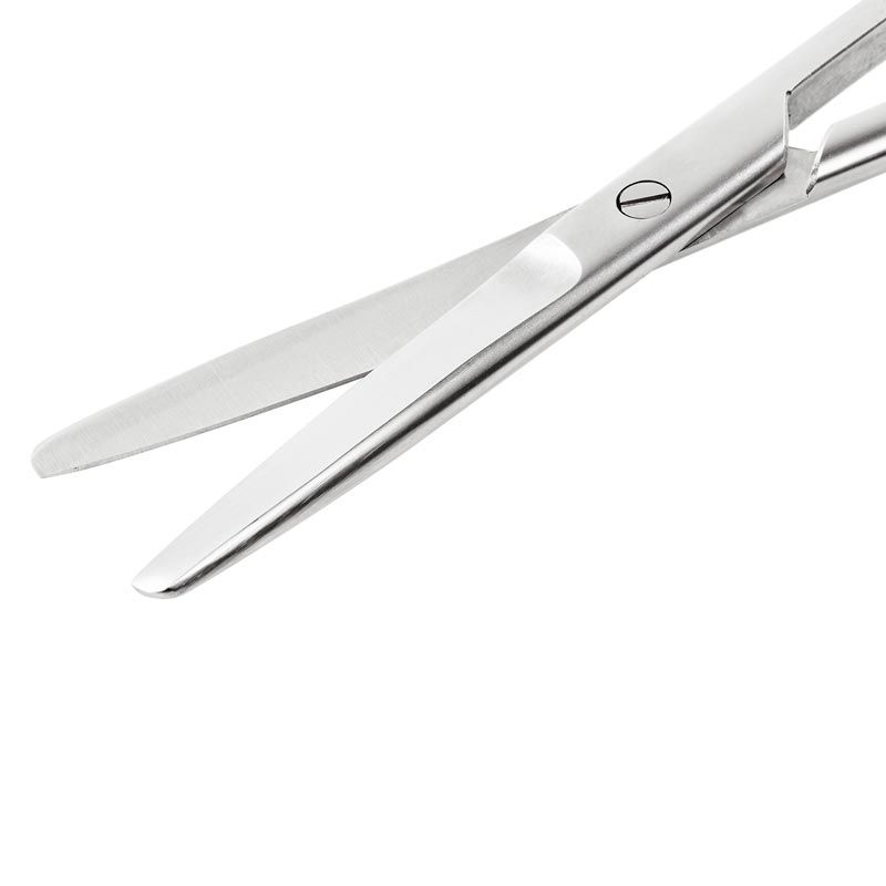 Schere mit gerader Schneide. Metall, silberfarben. Detailaufnahme der Schneiden und des Gelenks.