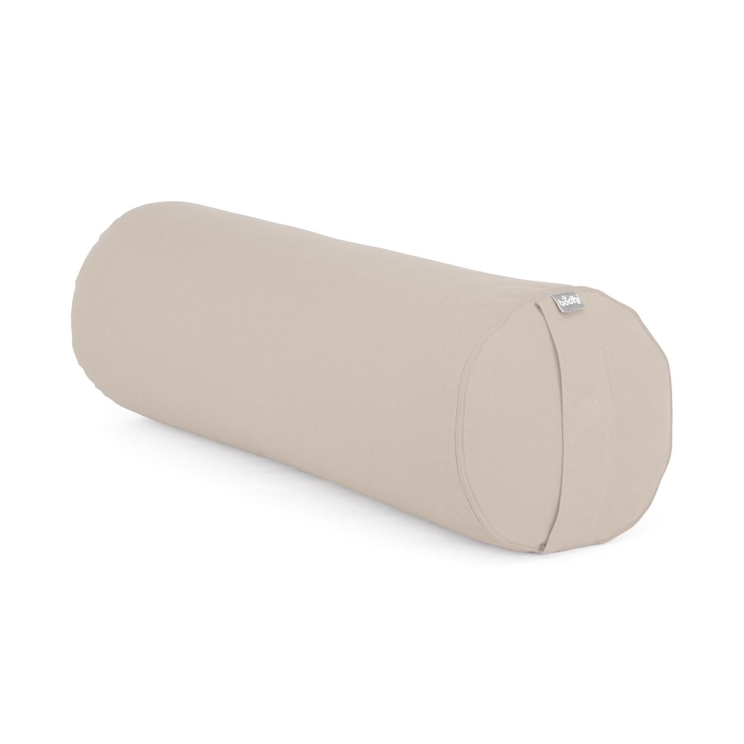 Zylindrisches Yoga-Bolster in Silber-Wolke. Beige Stoff. Abgerundete Enden. Kleines Label mit Logo.