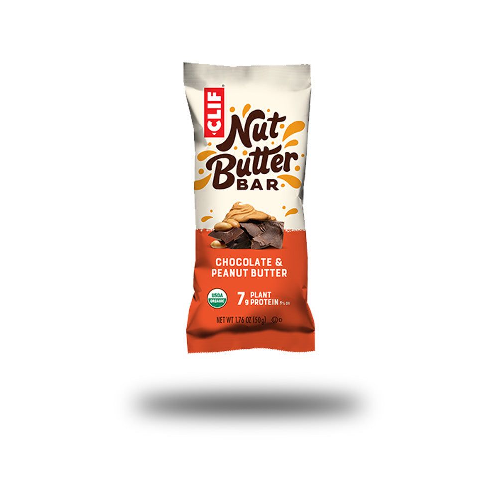 Verpackung einer CLIF Nut Butter Bar. Aufschrift: Chocolate & Peanut Butter, 7g Plant Protein. Bio-Siegel.