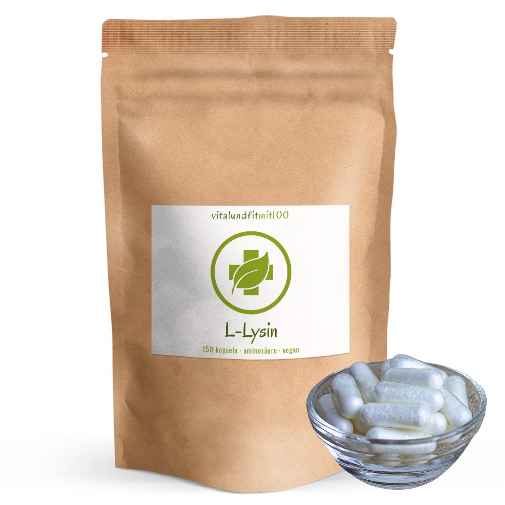 Braune Papiertüte mit weißem Etikett und Glasschale mit Kapseln. Aufschrift: vitalundfitmit100, L-Lysin, Logo mit Blatt. 100 Kapseln, aminosäure, vegan.