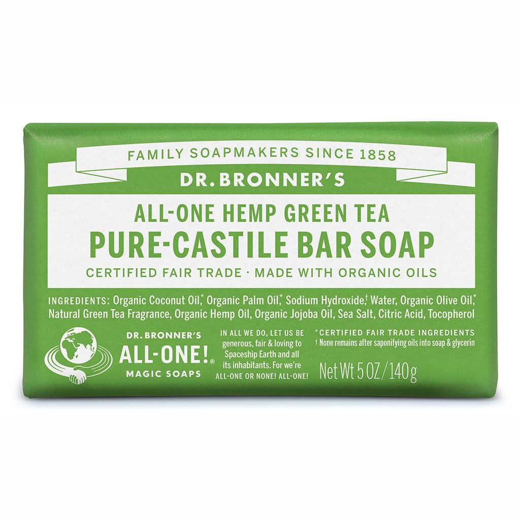 Grünes Seifenstück von Dr. Bronner's. Aufschrift: All-One Hemp Green Tea Pure-Castile Bar Soap. Zertifiziert Fair Trade. Mit Bio-Ölen. 140g.