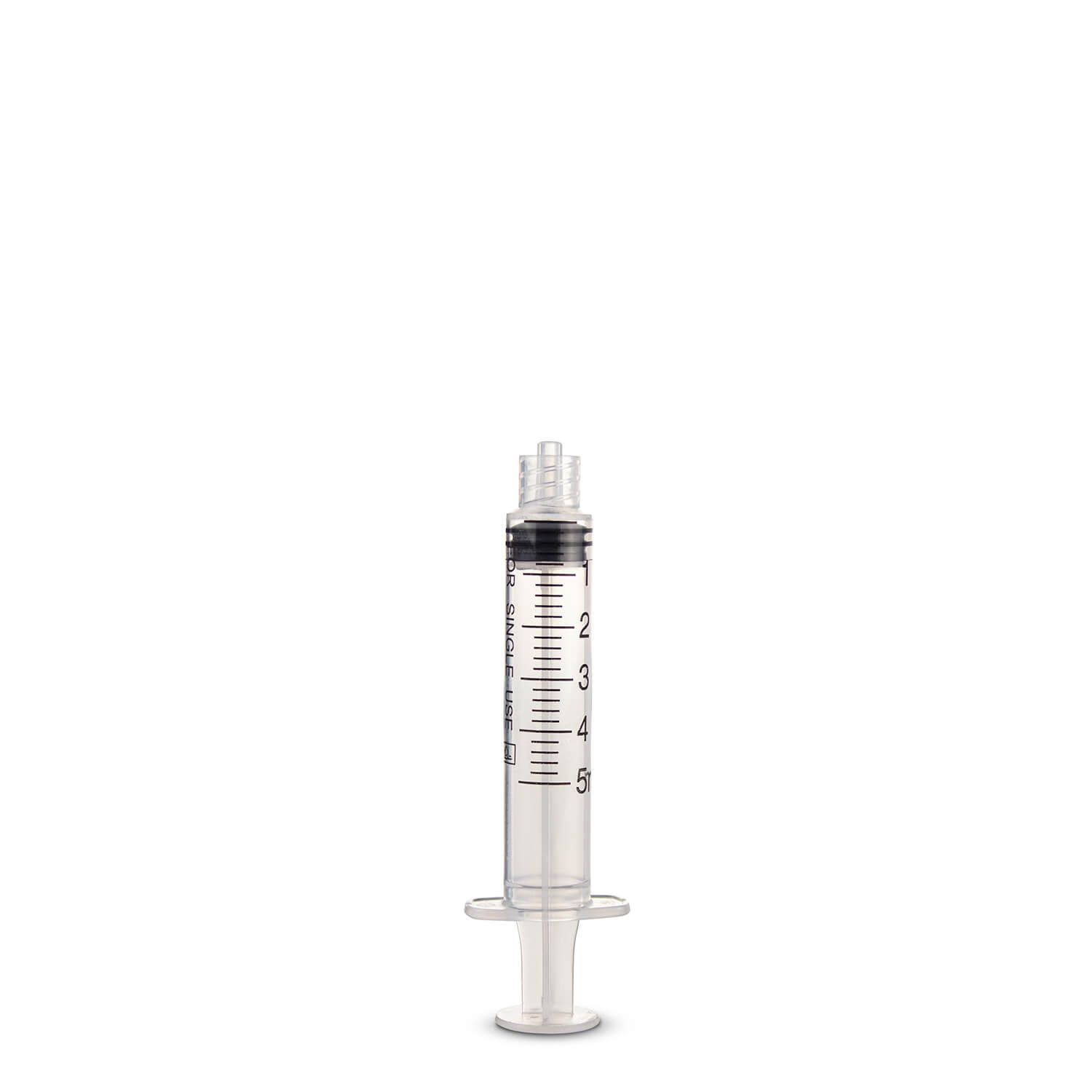 Transparente Einmalspritze mit schwarzem Kolben und Skala bis 5 ml. Luer-Lock-Anschluss. Kunststoff. Einzeln dargestellt.