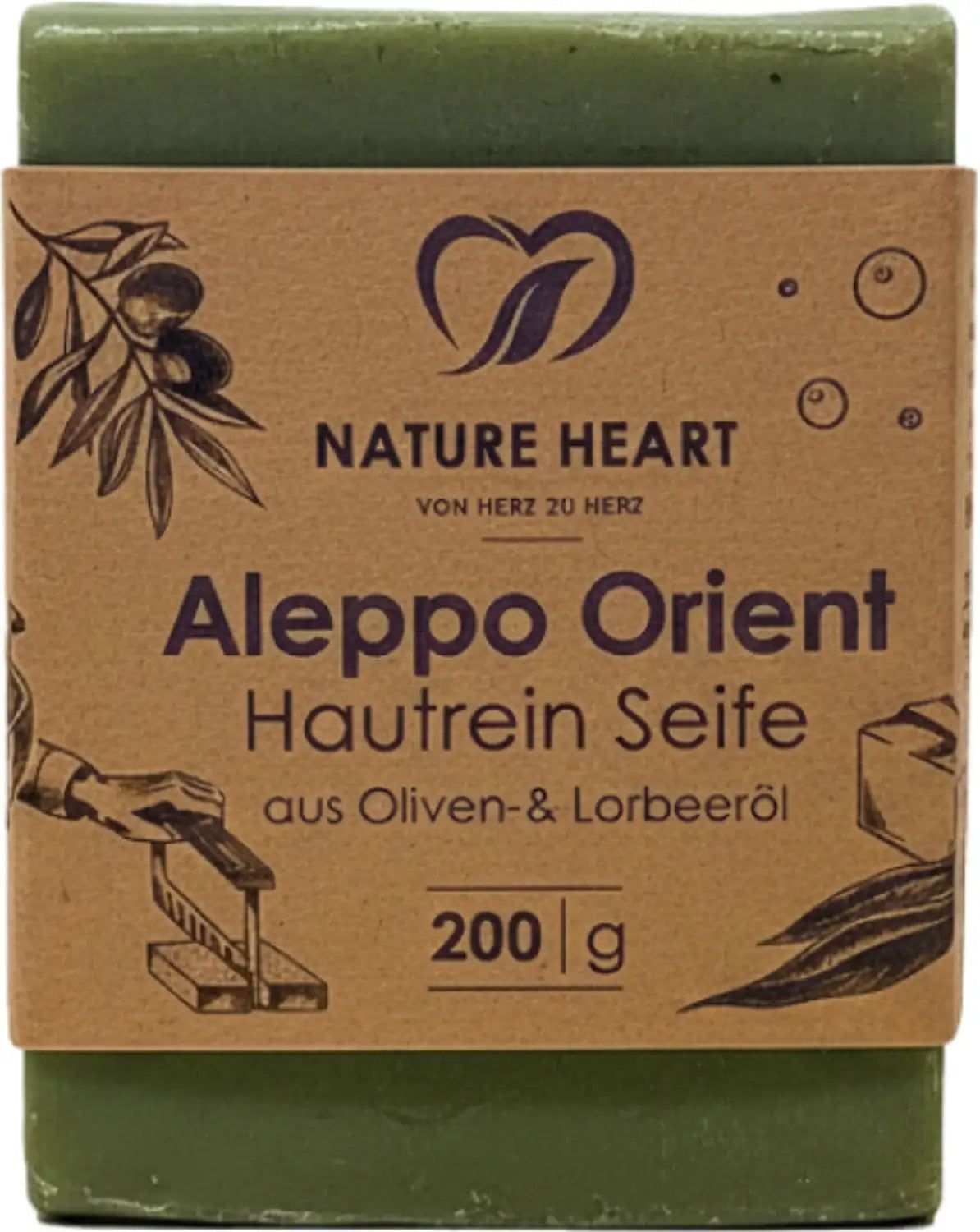 Grüne Seife mit brauner Banderole. Aufschrift: Aleppo Orient Hautrein Seife aus Oliven- & Lorbeeröl. Marke: Nature Heart. Gewicht: 200 g.