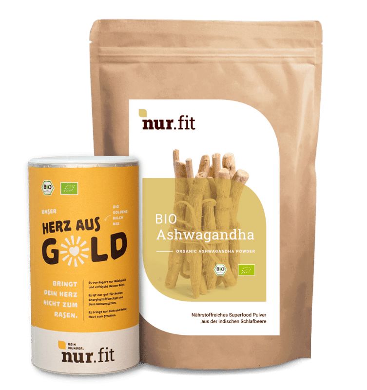 Zwei Verpackungen von nur.fit. Eine Dose mit Aufschrift "HERZ AUS GOLD", eine Tüte mit "BIO Ashwagandha".