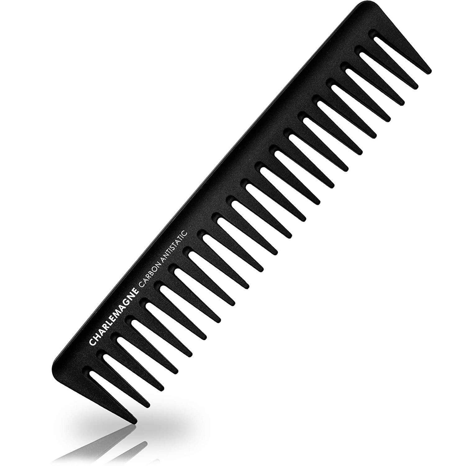 Schwarzer Kamm mit breiten Zähnen. Aufschrift: CHARLEMAGNE CARBON ANTISTATIC.