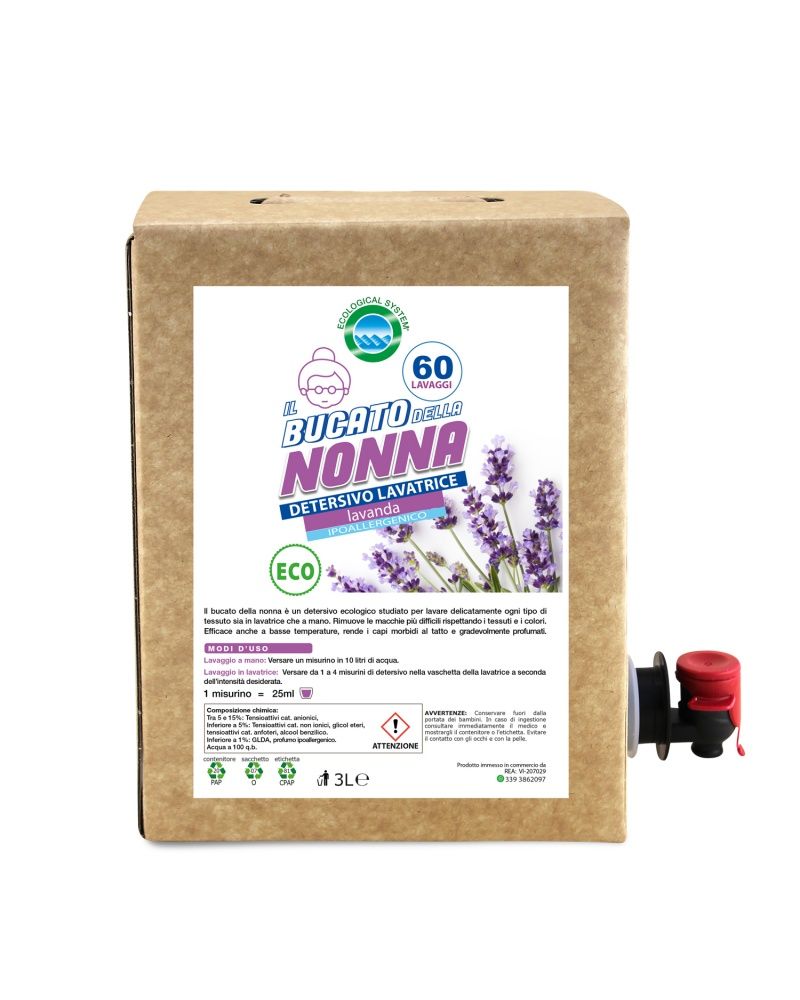 Un cartone di detersivo per lavatrice "Bucato della Nonna" di Tutochimica. L'etichetta presenta fiori di lavanda. Il cartone è dotato di un beccuccio e contiene 3 litri di detersivo per 60 lavaggi. Il prodotto è etichettato come ecologico.