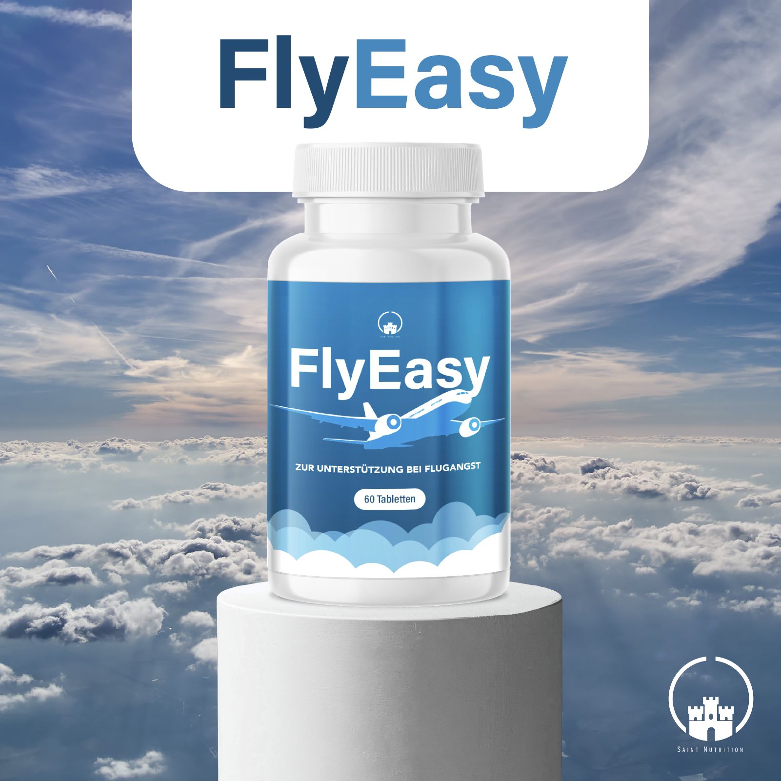 Weiße Flasche mit blauem Etikett, FlyEasy, 60 Tabletten. Auf Podest vor Wolkenhimmel. Logo Saint Nutrition.