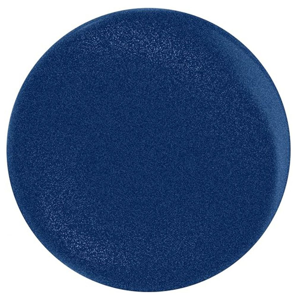 Nagellackflasche mit blauem Lack und beigem Deckel. Aufschrift: Max Factor, Miracle Pure, Priyanka.