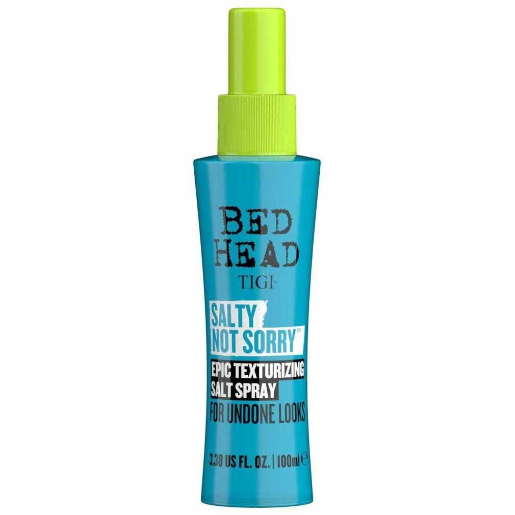 Türkisblaue Sprühflasche mit grünem Sprühkopf. Aufschrift: Bed Head Tigi Salty Not Sorry Epic Texturizing Salt Spray.