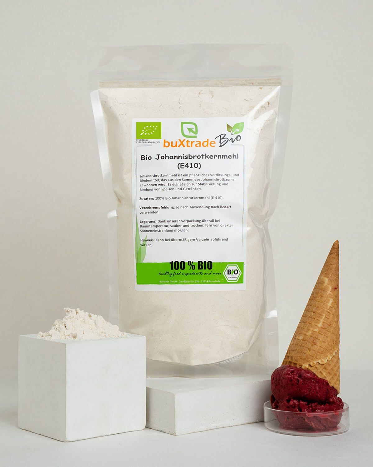 Bio Johannisbrotkernmehl (E410) mit Eis und Waffel.
