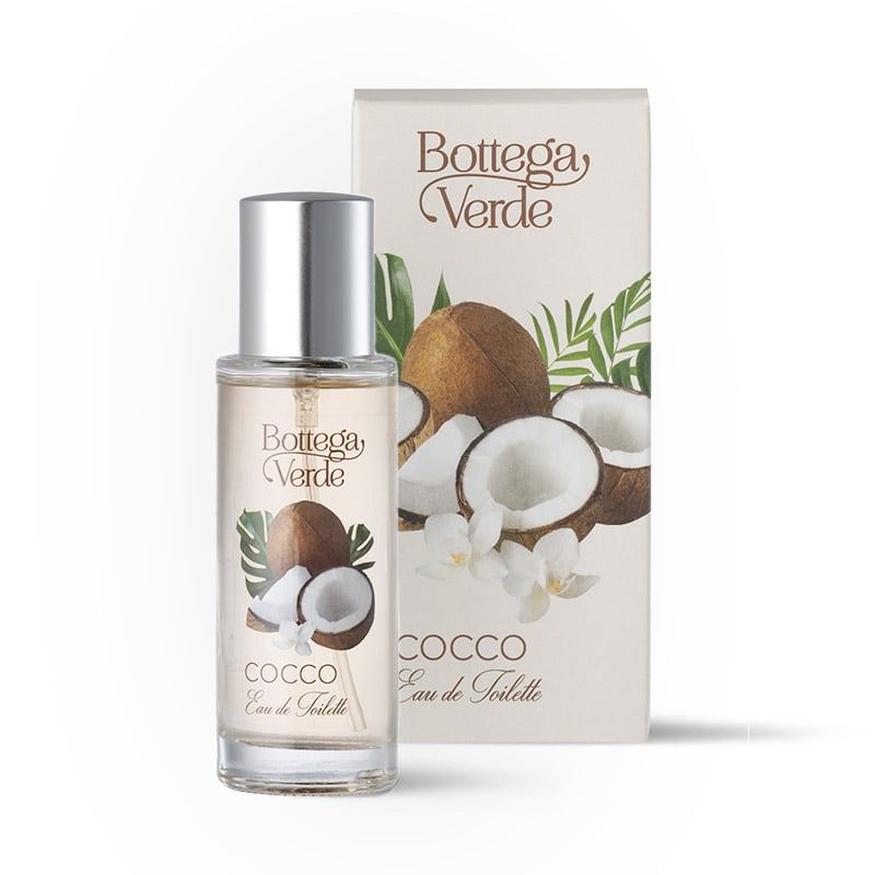 Bottega Verde Cocco Eau de Toilette. Una bottiglia di vetro trasparente con tappo argentato è affiancata da una confezione. Noci di cocco e fiori sono raffigurati sulla confezione. Il nome del prodotto e del marchio sono ben visibili.
