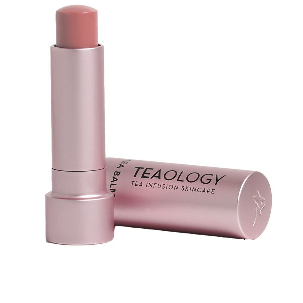 Lippenbalsam in rosa Hülse. Deckel mit Schriftzug TEAOLOGY. Offener Balsam zeigt rosa Spitze.