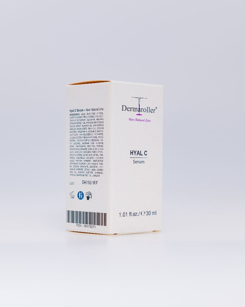Dermaroller Hyal C Serum Kartonverpackung mit detaillierten Inhaltsstoffen und Chargennummer.