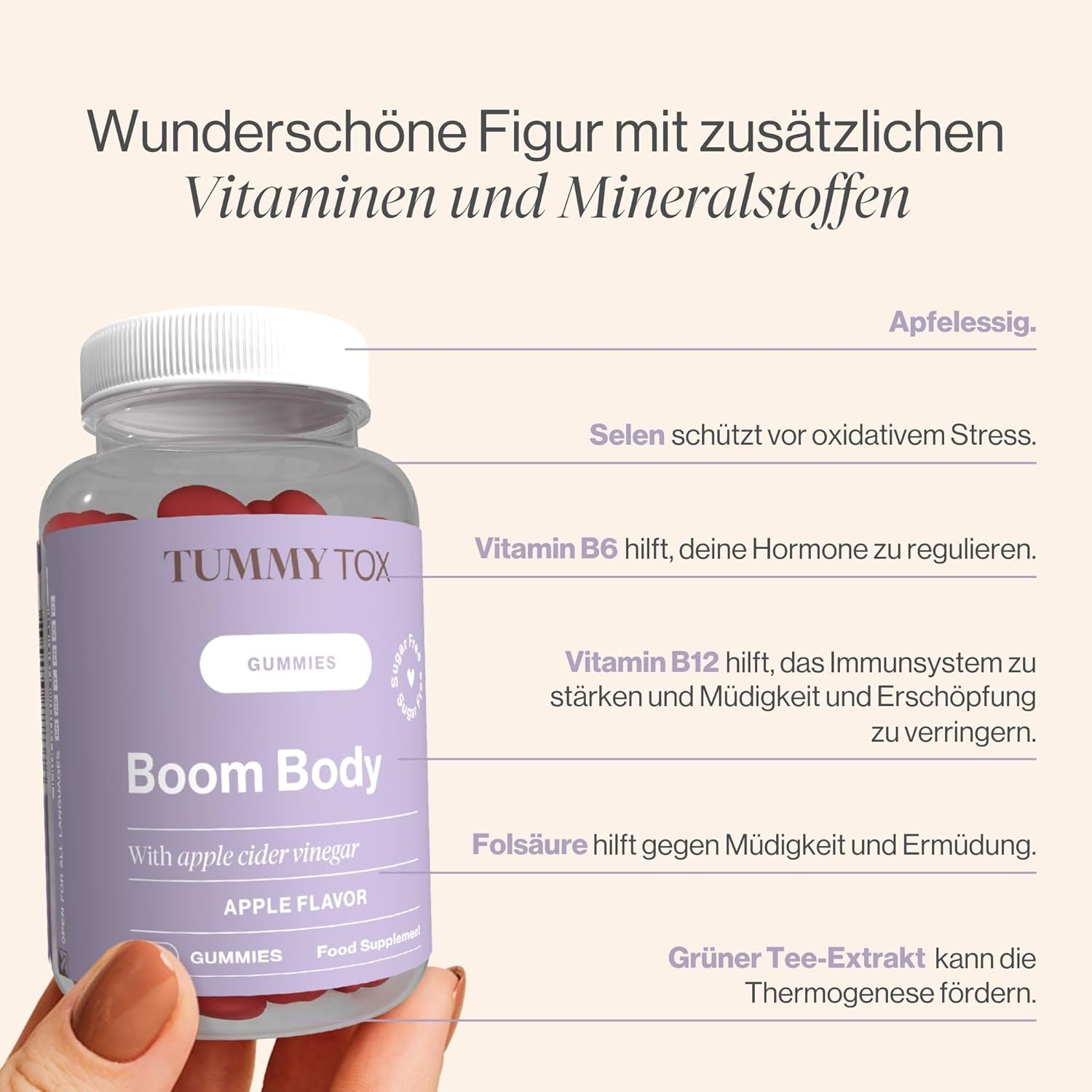 Flasche mit roten Gummibärchen. Aufschrift: Tummy Tox Boom Body Gummies. Lila Etikett mit Produktinformationen. Hand hält die Flasche.