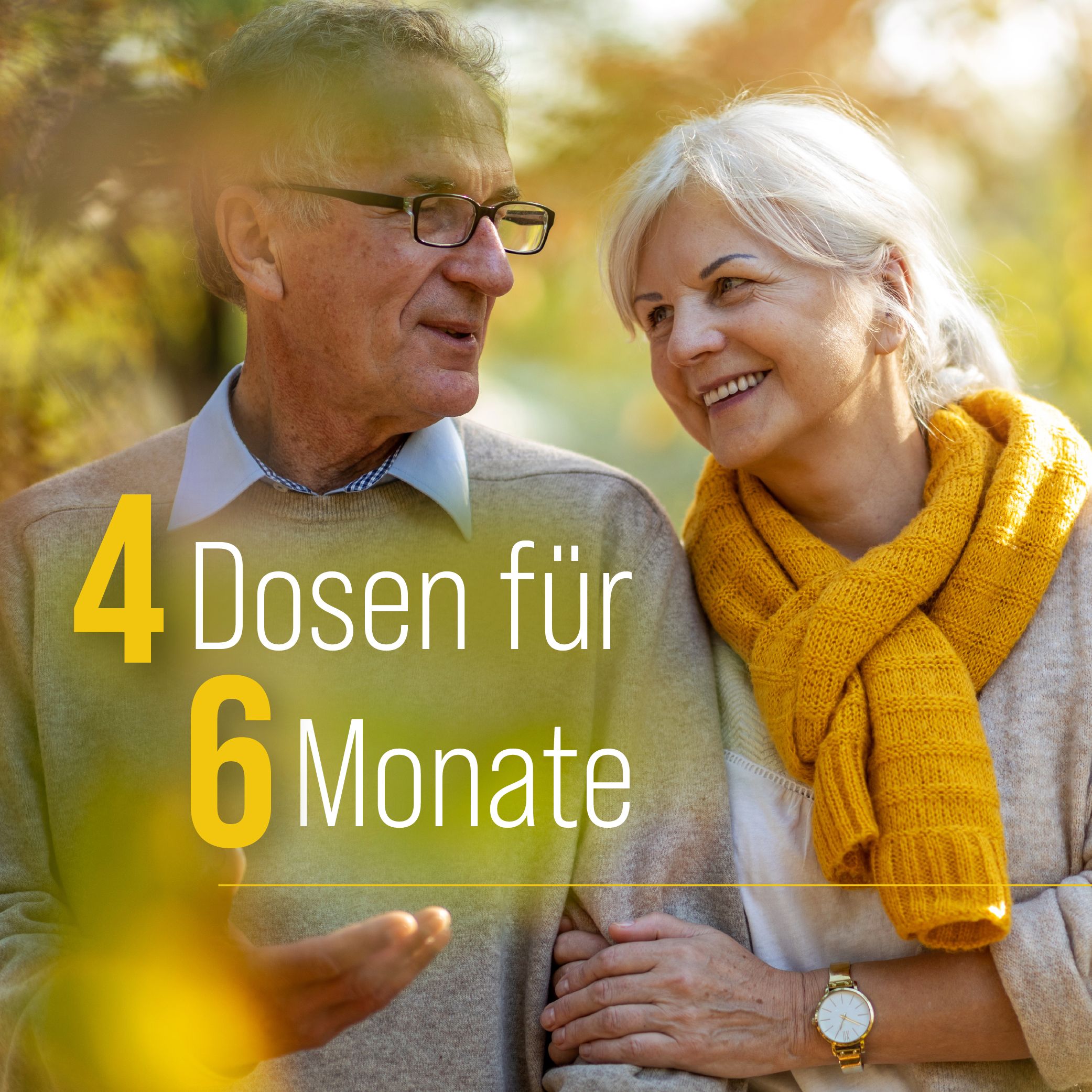 Älteres Ehepaar im Freien. Text: 4 Dosen für 6 Monate.