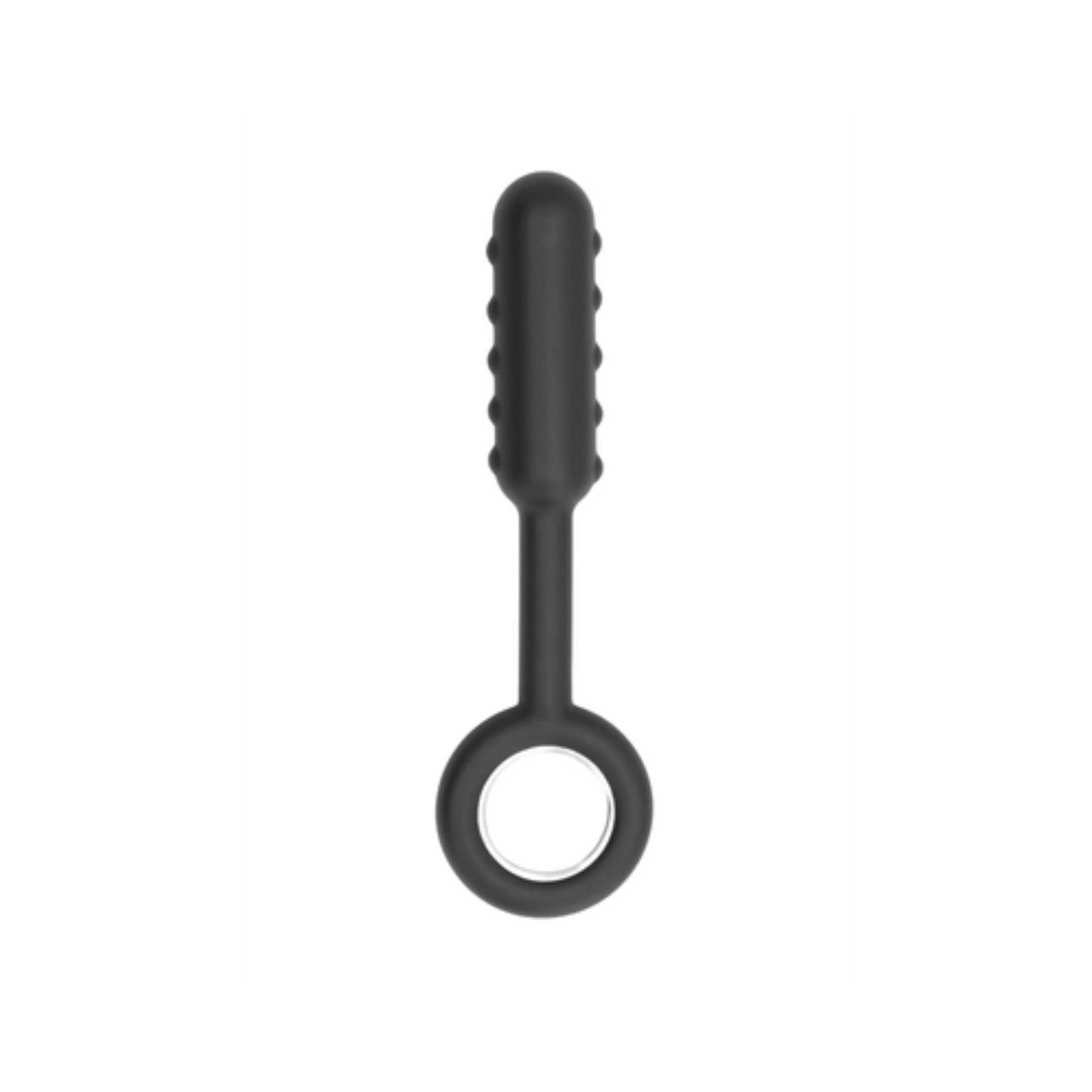 Schwarzer Dildo mit geriffelter Spitze und Metallring.
