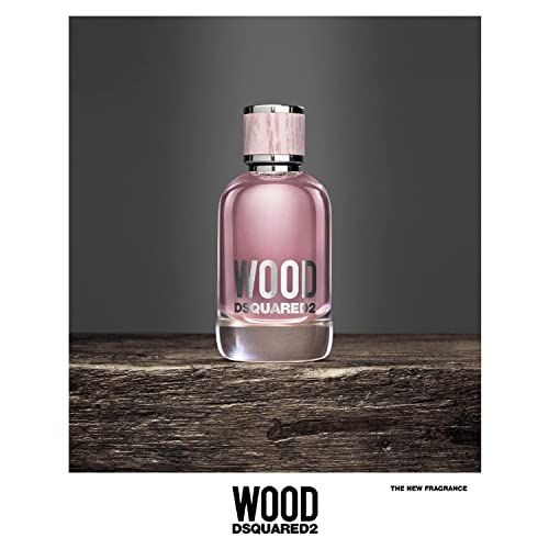 Dsquared2 Wood Eau de Toilette Flakon auf Holzoberfläche, mit silbernem "WOOD" Schriftzug.