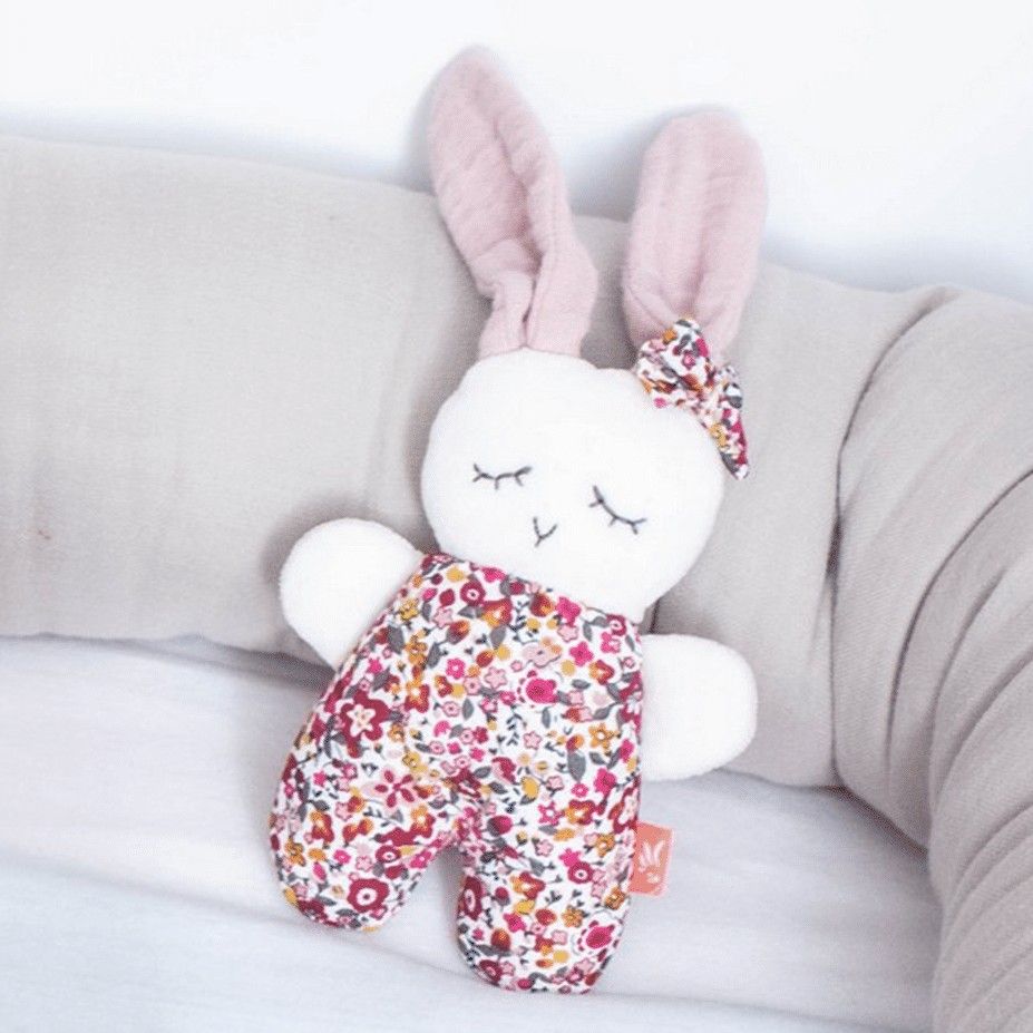 kikadu Rassel Hase Mädchen