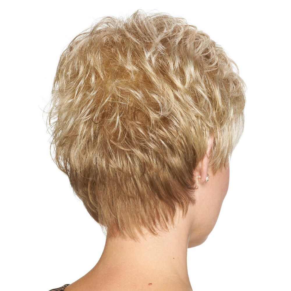 Rückansicht einer blonden, gewellten Kurzhaarperücke. Nackenansicht.