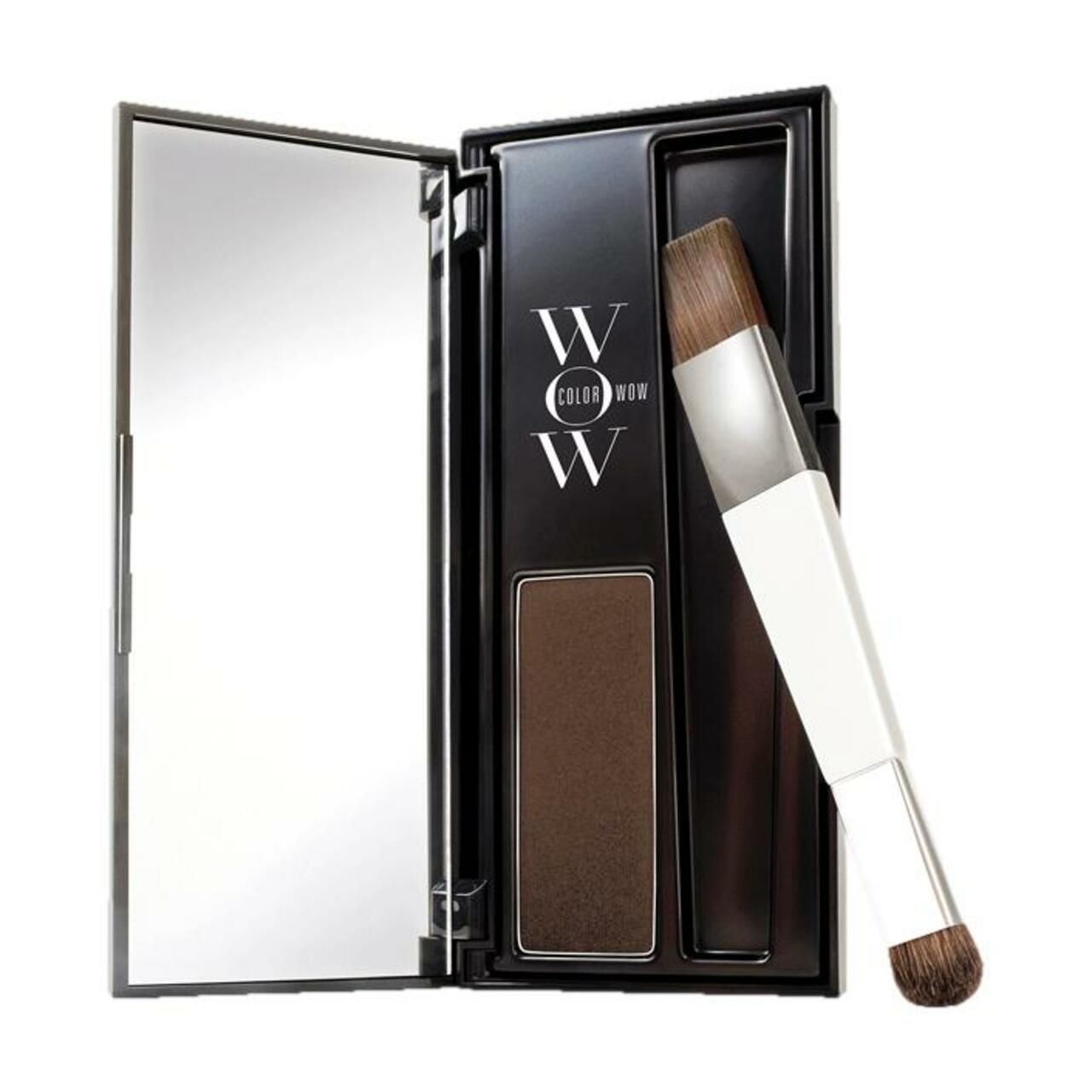 Schwarze Kompaktverpackung mit Spiegel, Puder und Applikatorpinsel. "WOW COLOR WOW"-Logo.