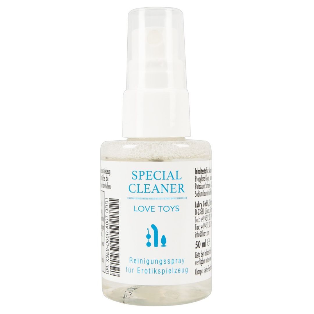 Kleine, transparente Sprühflasche mit weißem Sprühkopf. Aufschrift: SPECIAL CLEANER LOVE TOYS. 50 ml. Reinigungsspray für Erotikspielzeug.