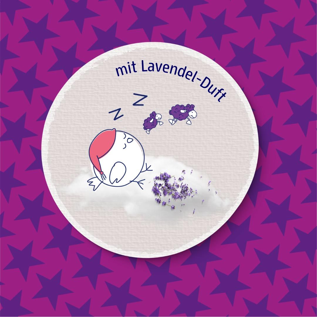 Autocollant rond avec illustration. Mouton, nuage, texte: mit Lavendel-Duft. Fond: étoiles violettes.