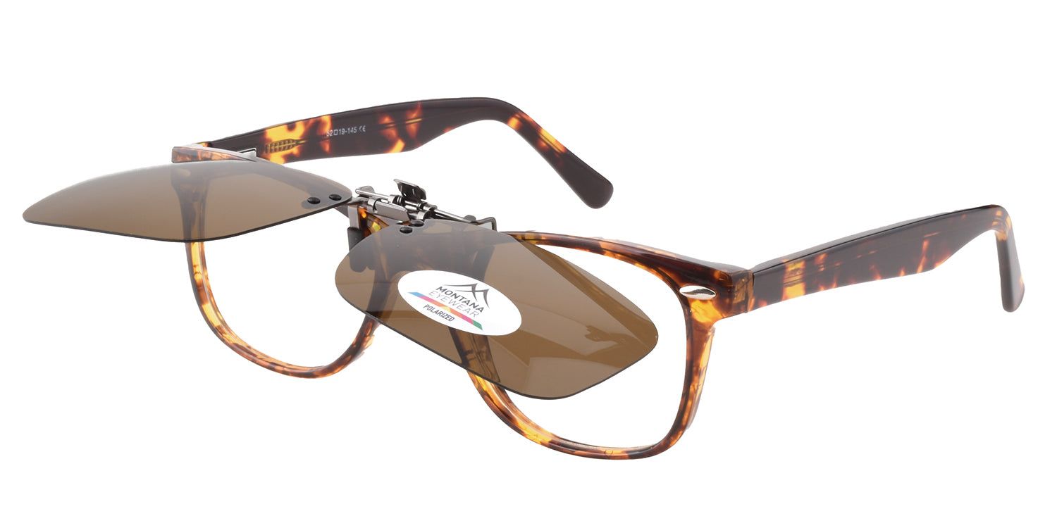 Montana Eyewear Tofino Clip-on-Sonnenbrille. Geöffnet, braune Gläser, brauner Rahmen. Logo.