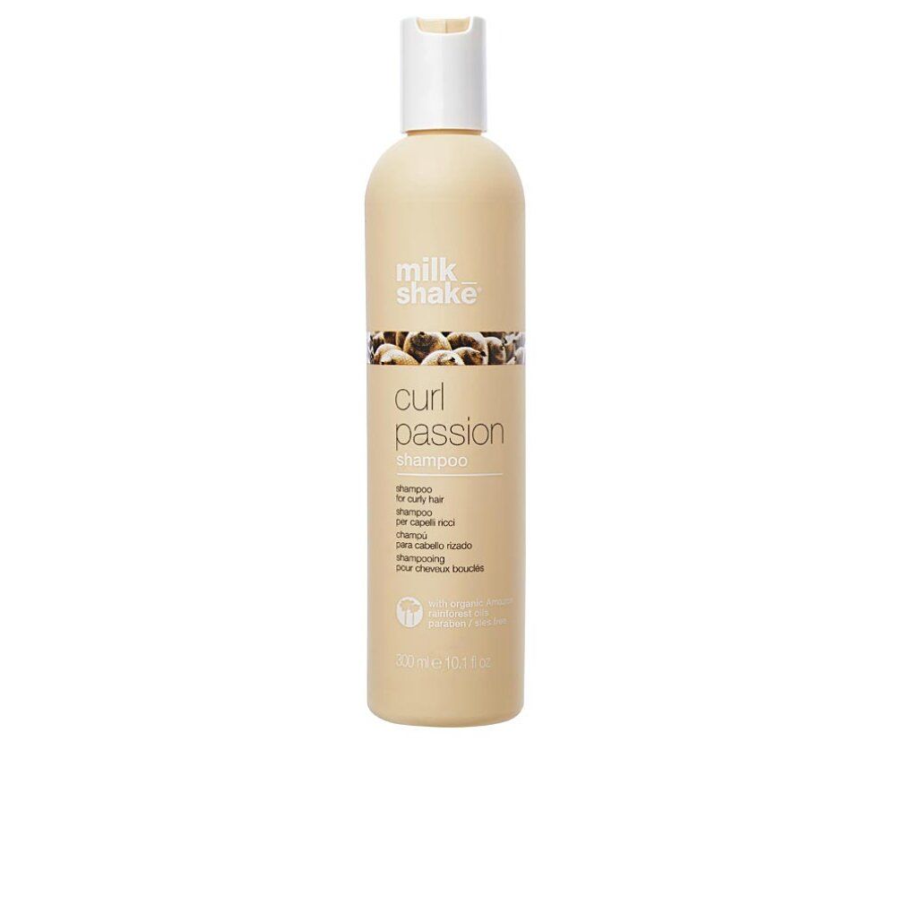 Beigefarbene Shampoo-Flasche mit weißem Deckel. Aufschrift: milk_shake, curl passion shampoo. Für lockiges Haar.