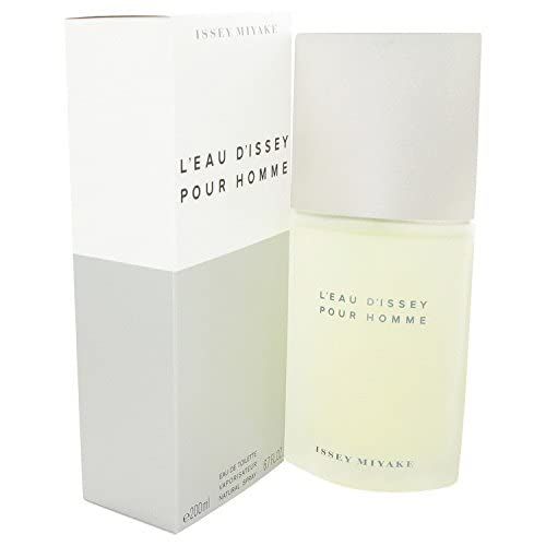 Flakon mit Karton. Aufschrift: Issey Miyake, L'Eau d'Issey pour Homme. Flakon und Karton weiß. Flüssigkeit gelblich.