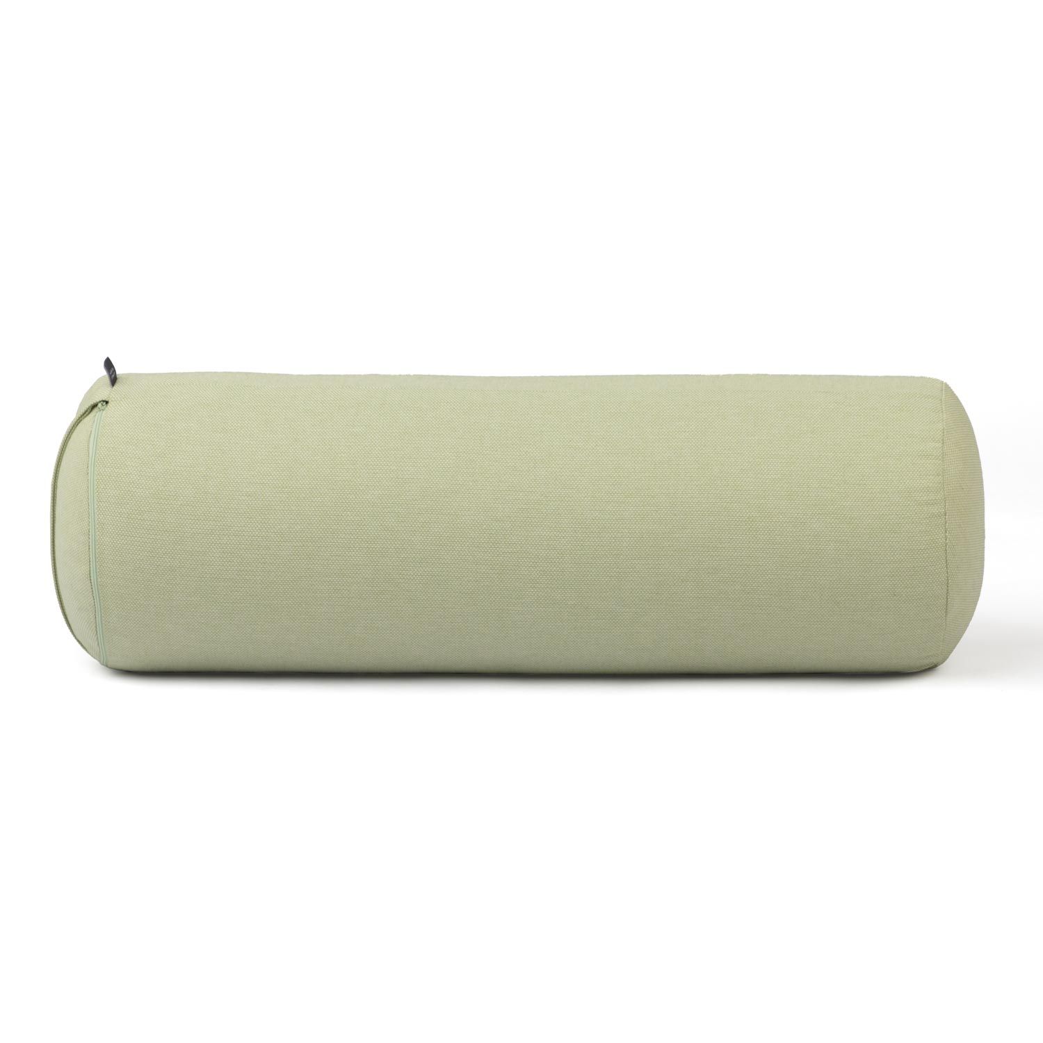 Hellgrünes, zylindrisches Yoga-Bolster. Stoffbezug mit abgerundeten Enden. Liegt horizontal.