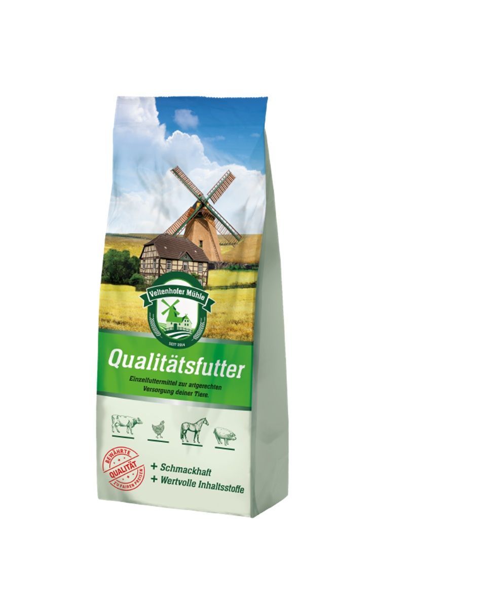 Verpackung von Höveler Hafer. Grün-weißes Design mit Windmühle und Text: Qualitätsfutter. Für Rinder, Hühner, Pferde und Schafe.