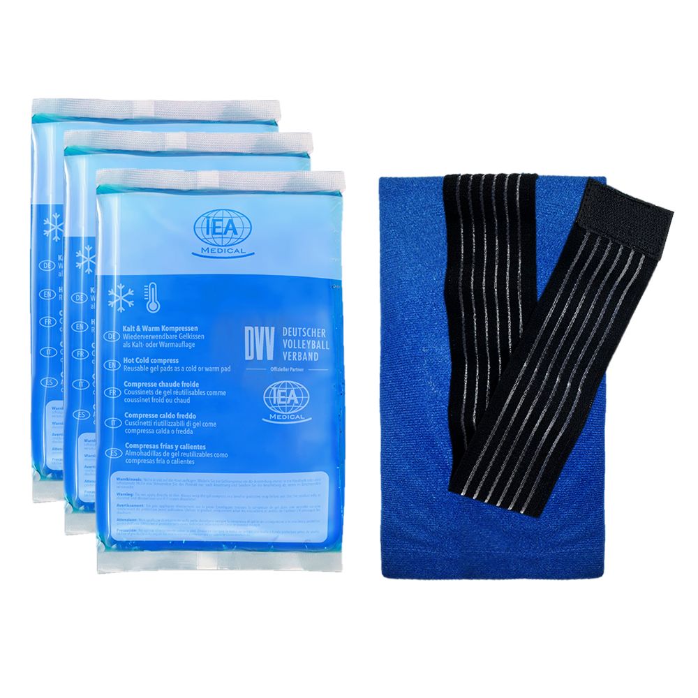 Drei blaue Kompressen-Packs mit IEA-Logo und DVV-Siegel. Daneben ein blauer Fleecebezug mit schwarzem Gurt.